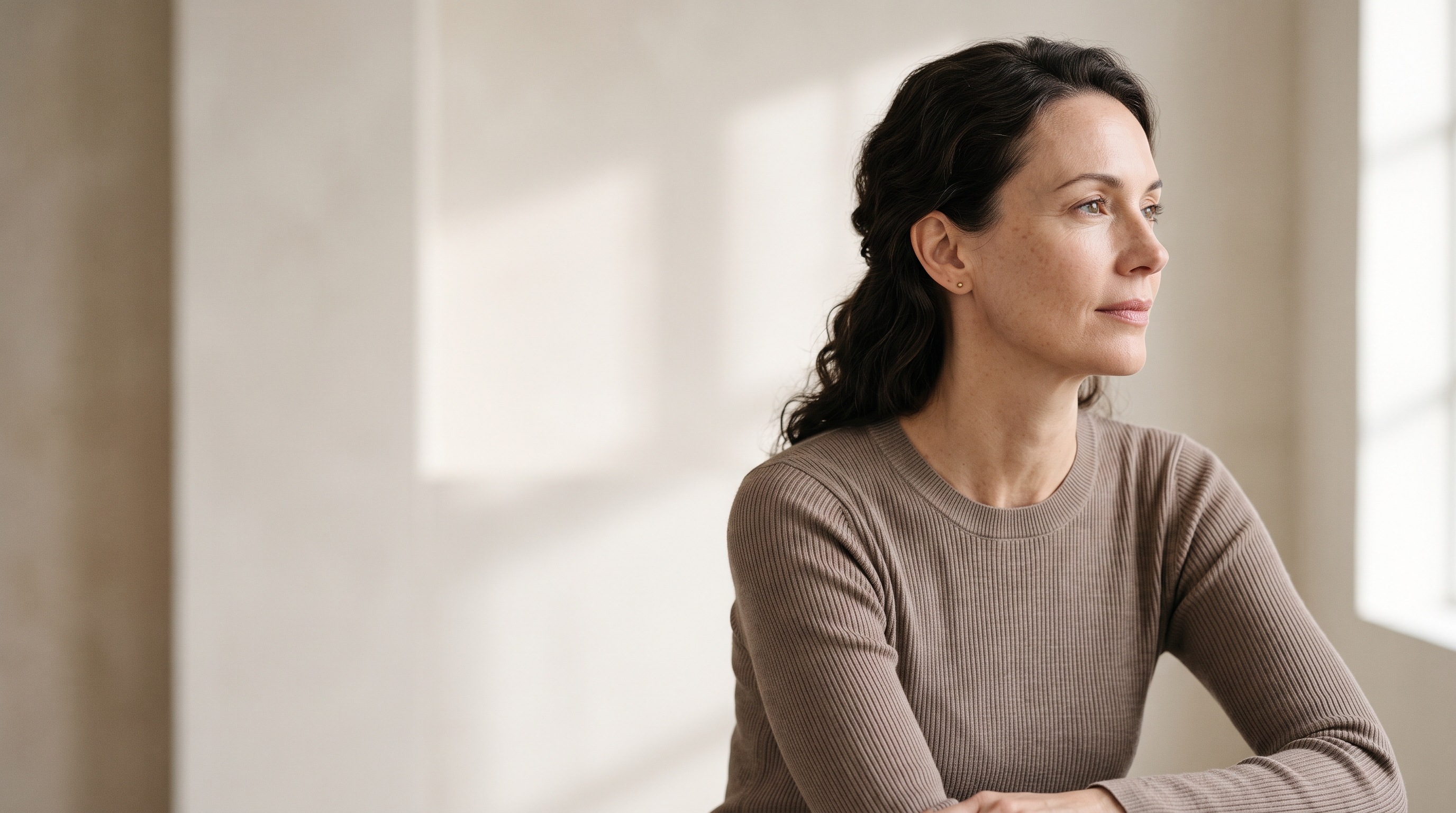 Why Your Nose Looks Different in Photos: Camera Distance and Rhinoplasty Planning
