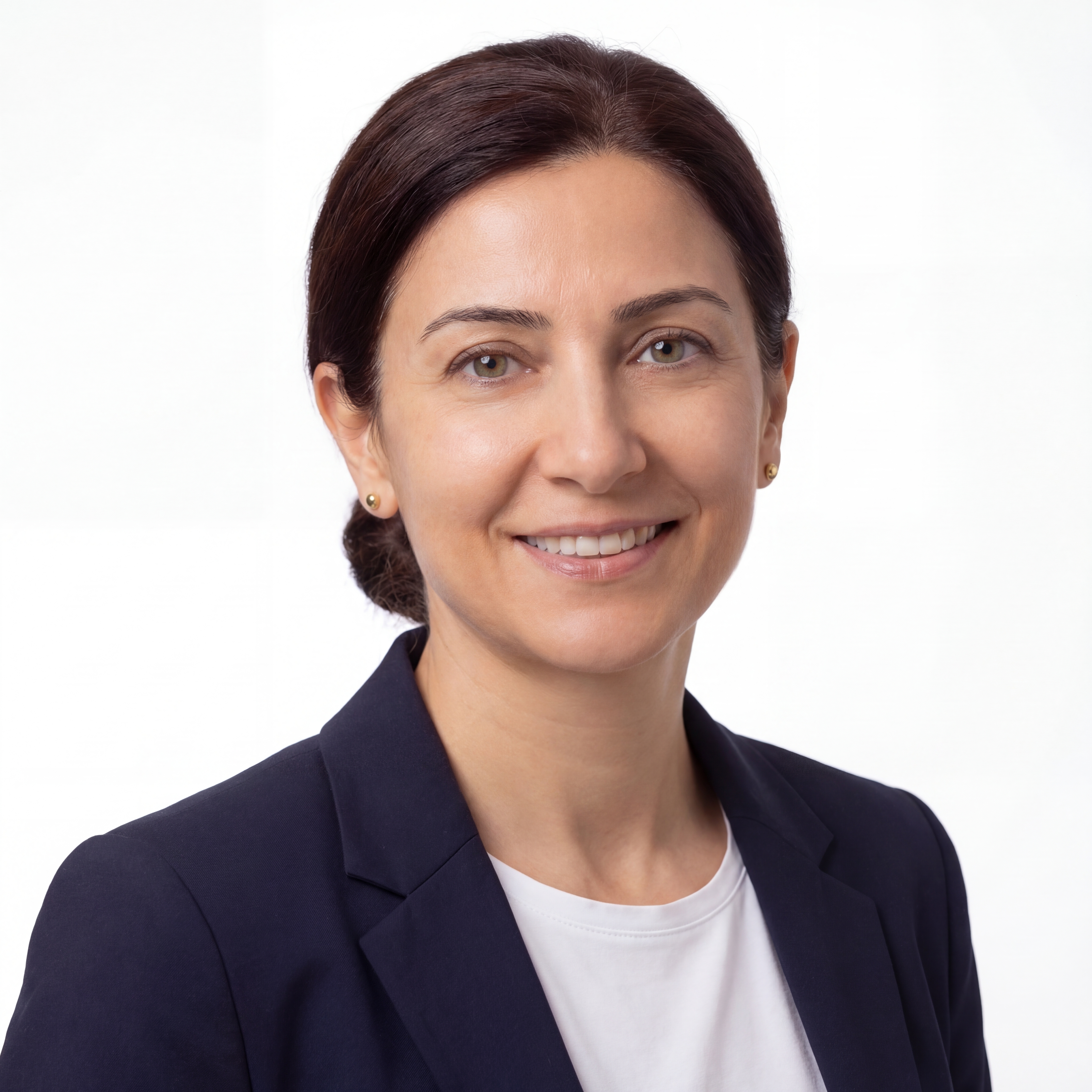 Assoc. Prof. Ayşe Nil Erdem — casual (closeup)