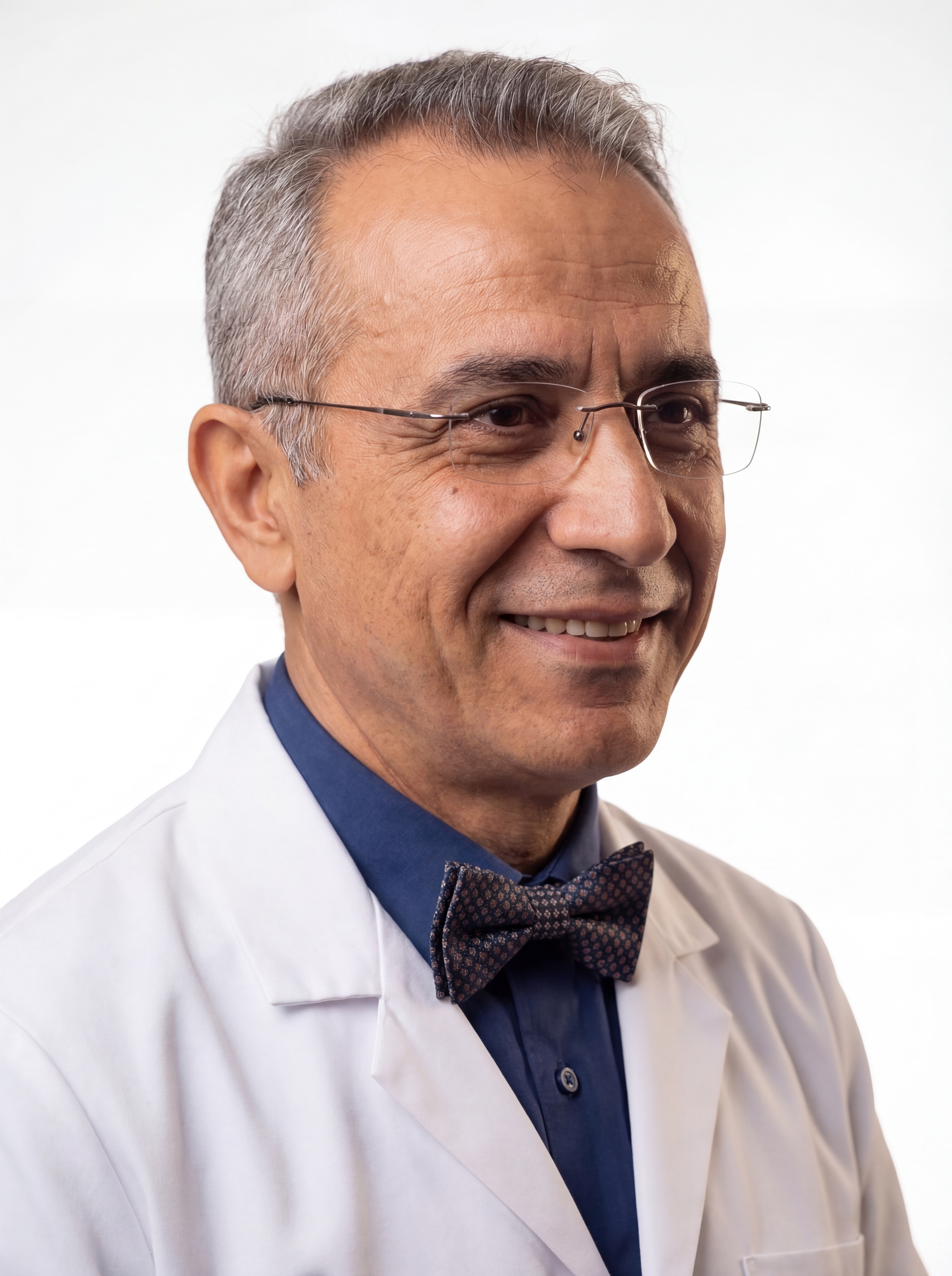 Prof. Dr. Cengiz Volkan Demirtaş — Portrait (right)