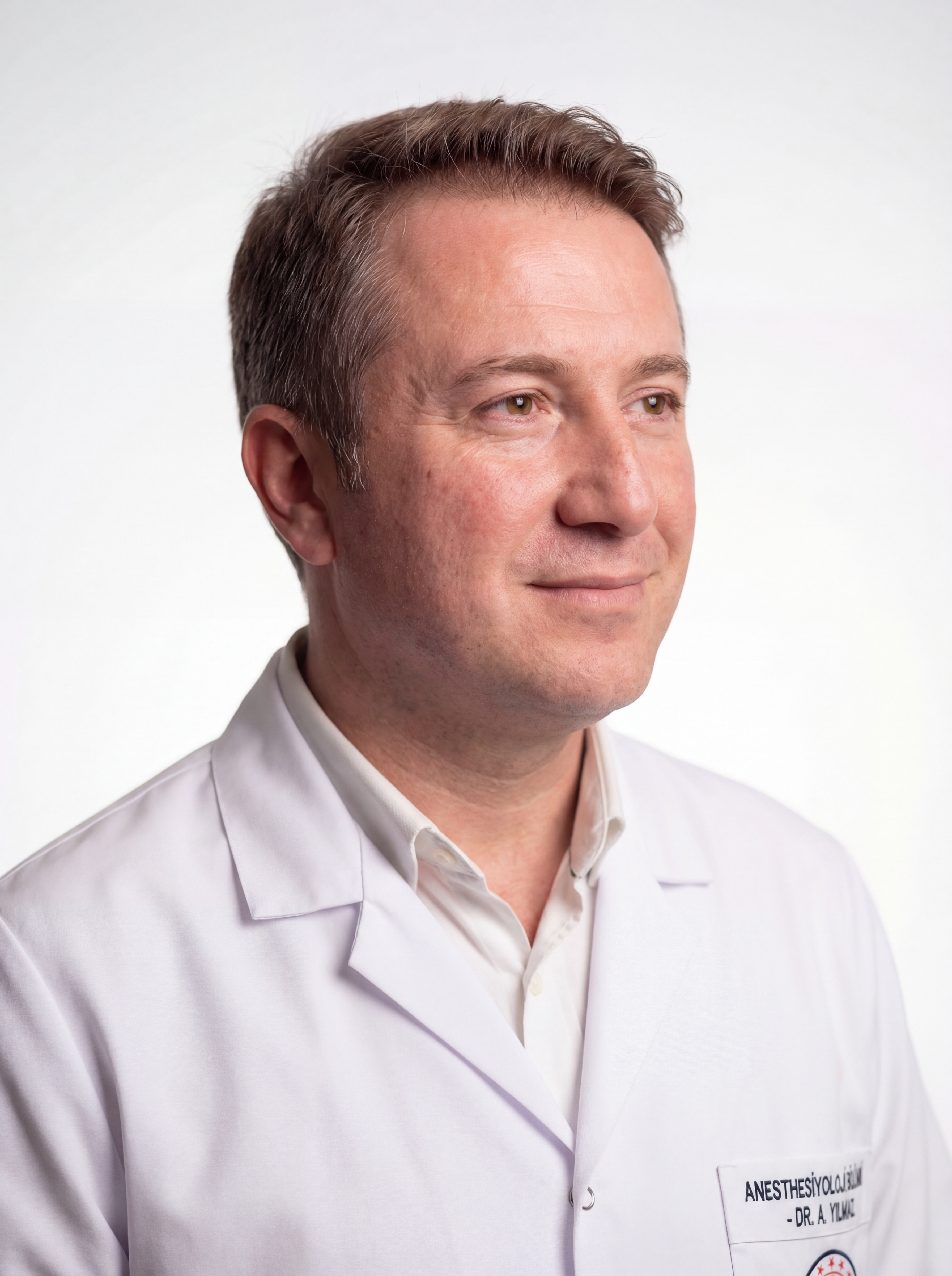 Dr. Barış Onur Yılmaz — Portrait (right)